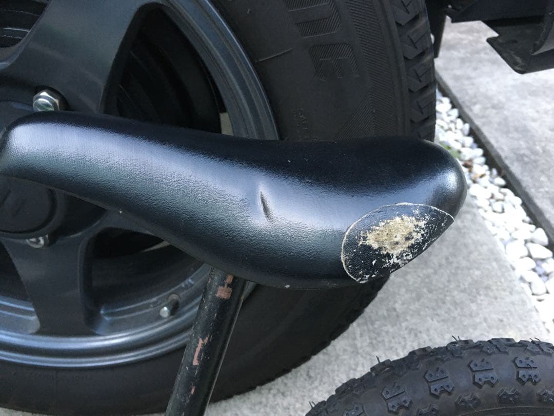 ストライダー本体、カスタムチューブタイヤ　純正タイヤ付属