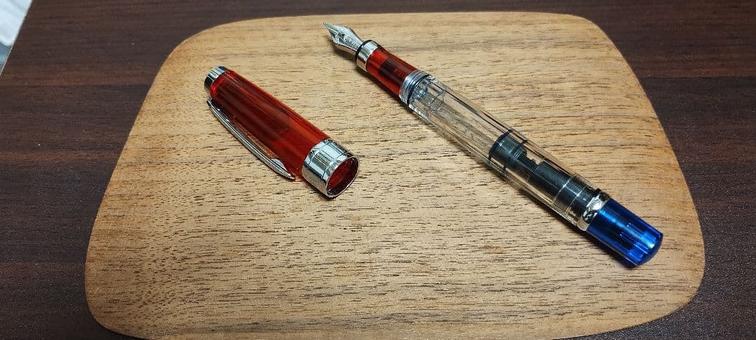 【希少・国旗天冠モデル】TWSBI DIAMOND 580 RB 細字(F)