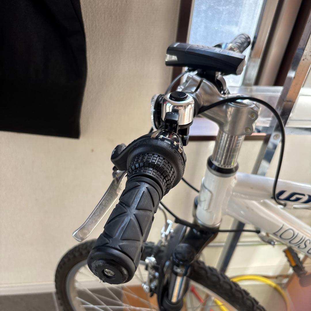 ルイガノ　24インチ　子供用　自転車　白　ライト付き