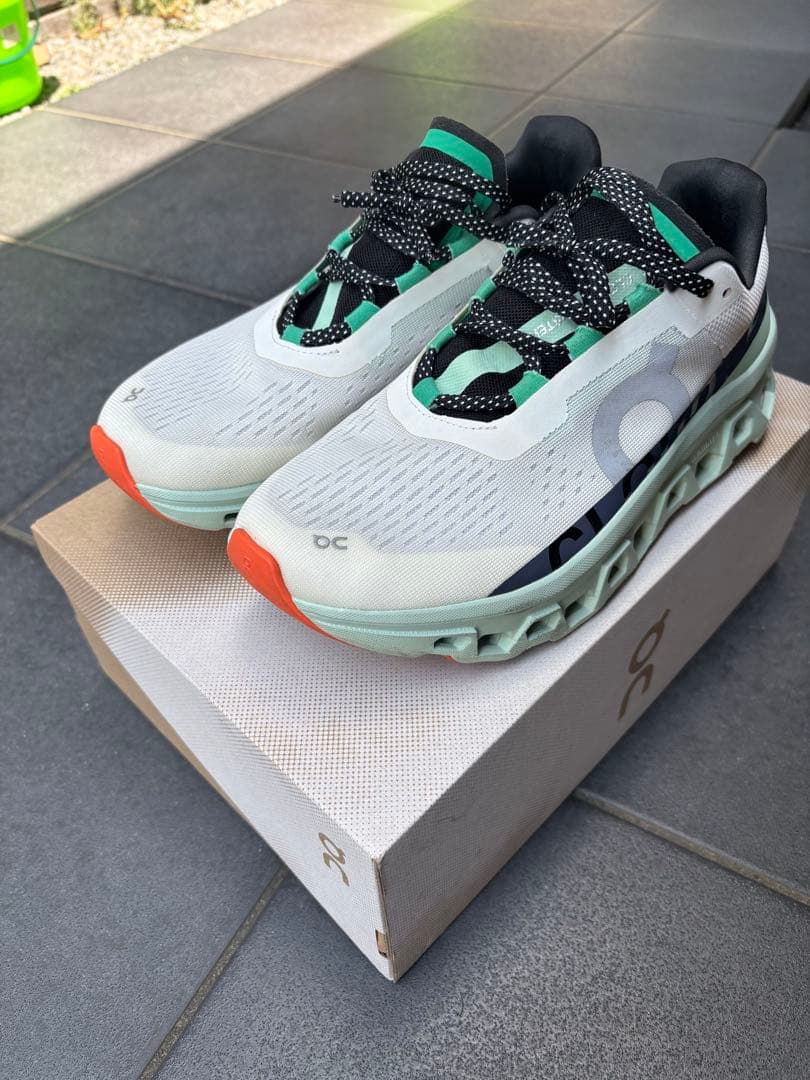 ON Cloud monster ランニングシューズ　26センチ