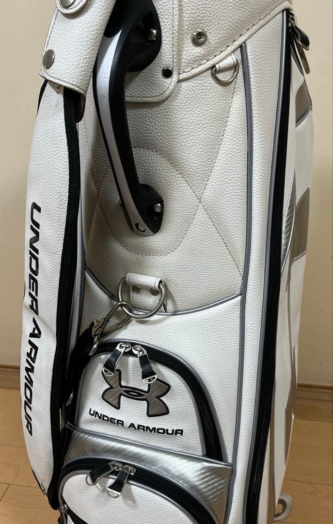 アンダーアーマー ゴルフキャディバッグ（中古品）