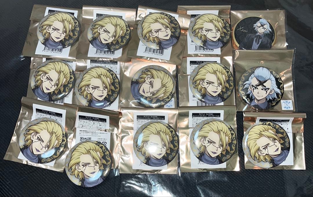 Dr.STONE スタンリー ブラックスーツ ゼノ アップ 缶バッジ