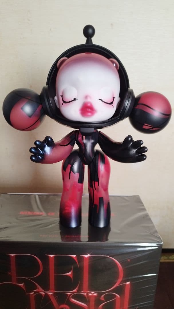 MEGA α SKULLPANDA 400% Red Crystal