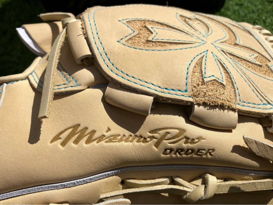 ミズノプロ　硬式　オーダー　HAGA　田中　投手用　定価71,500円　グラブ