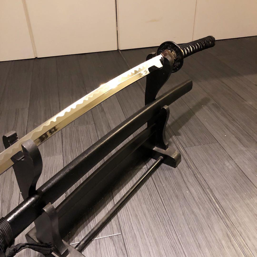 高級模造刀　居合刀　優波紋　黒拵え