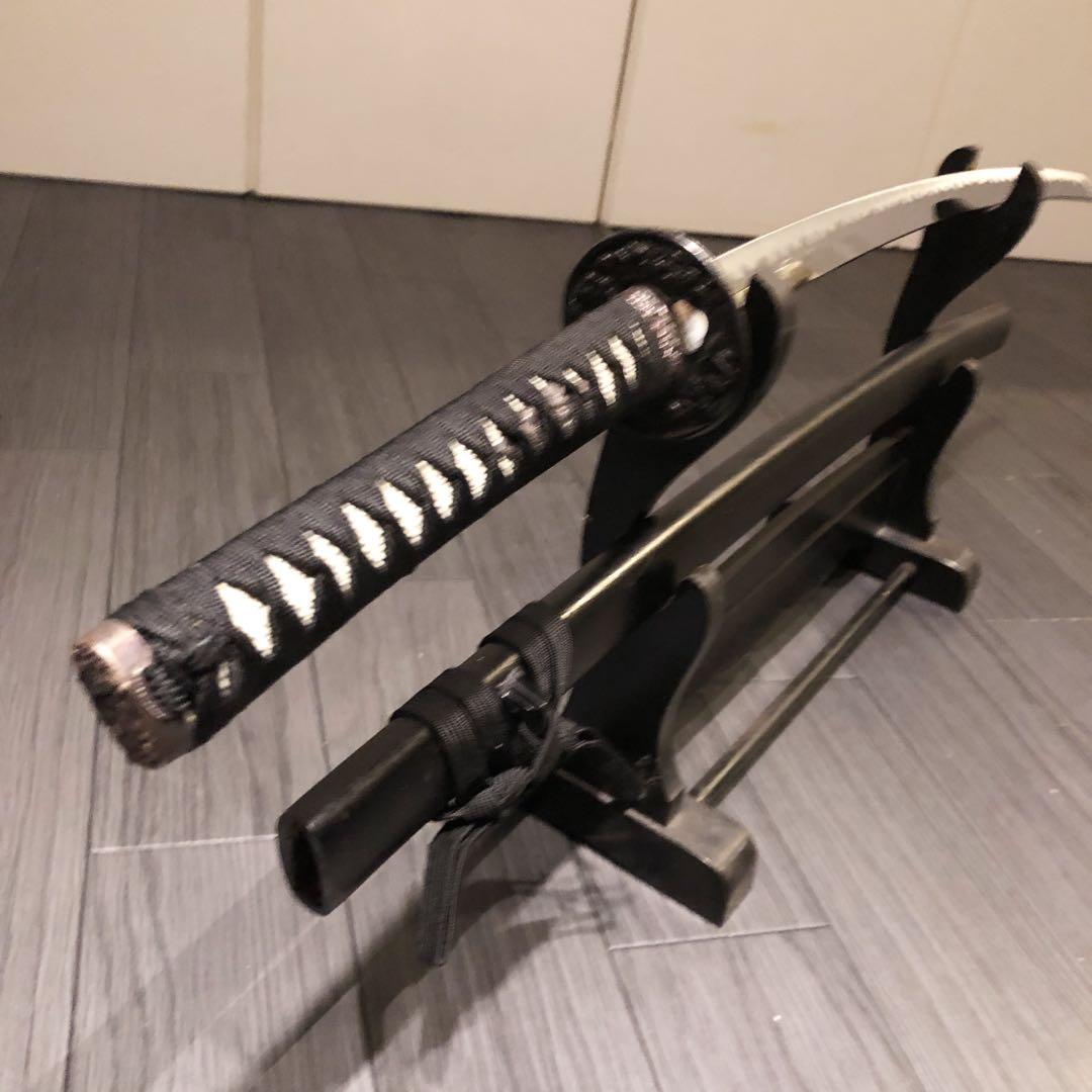 高級模造刀　居合刀　優波紋　黒拵え