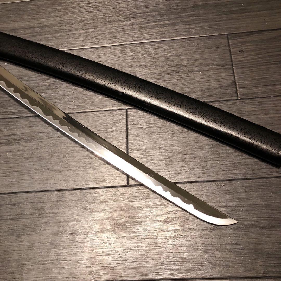 高級模造刀　居合刀　優波紋　黒拵え