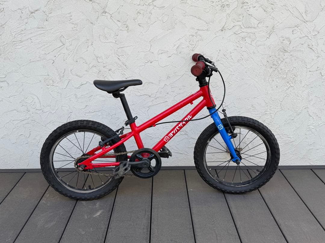 ヨツバサイクル キッズバイク 16インチ 赤 クワハラ108ノッチ