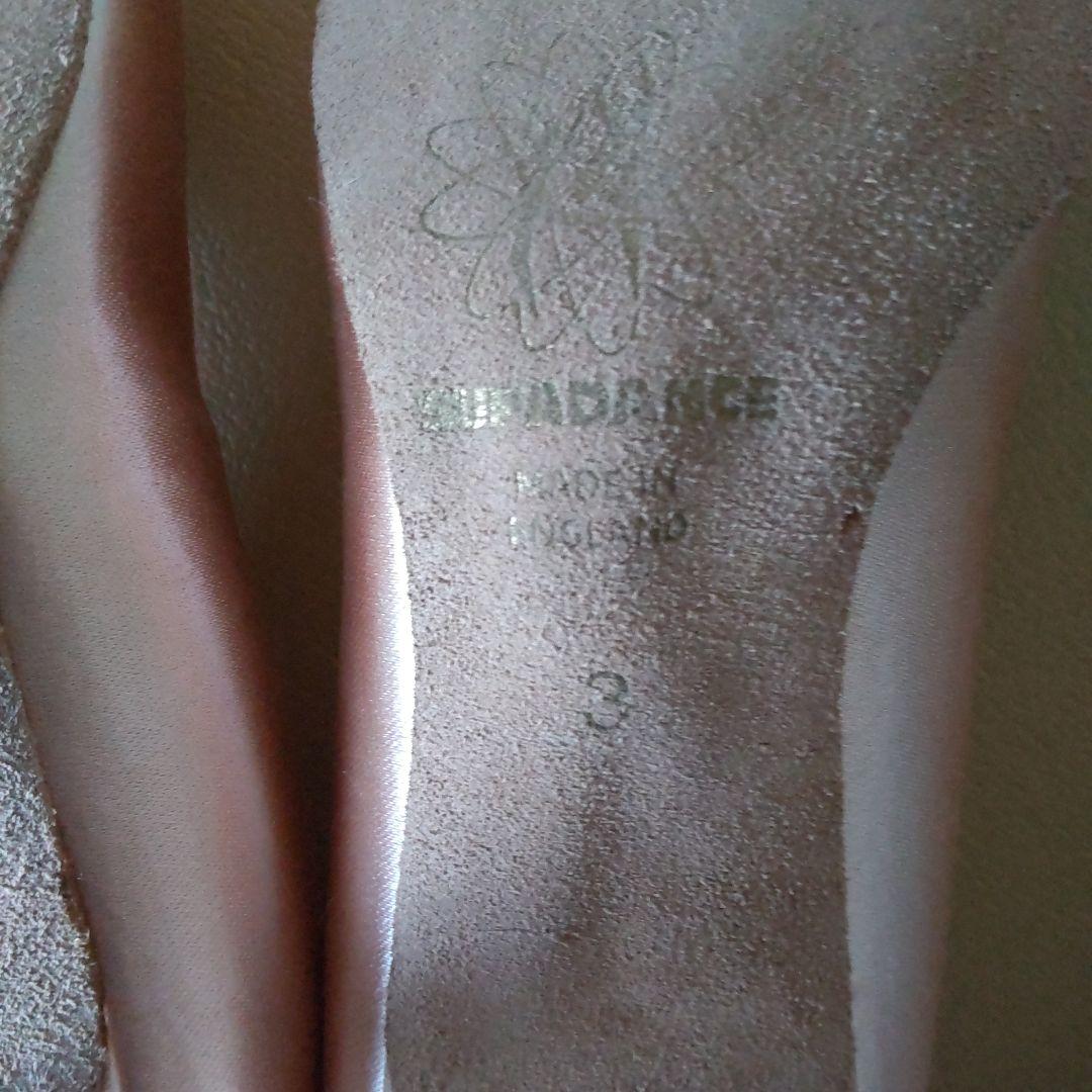 スーパーダンス．ジャパン　シューズ サテン　22.5 ヒール　5.5センチ