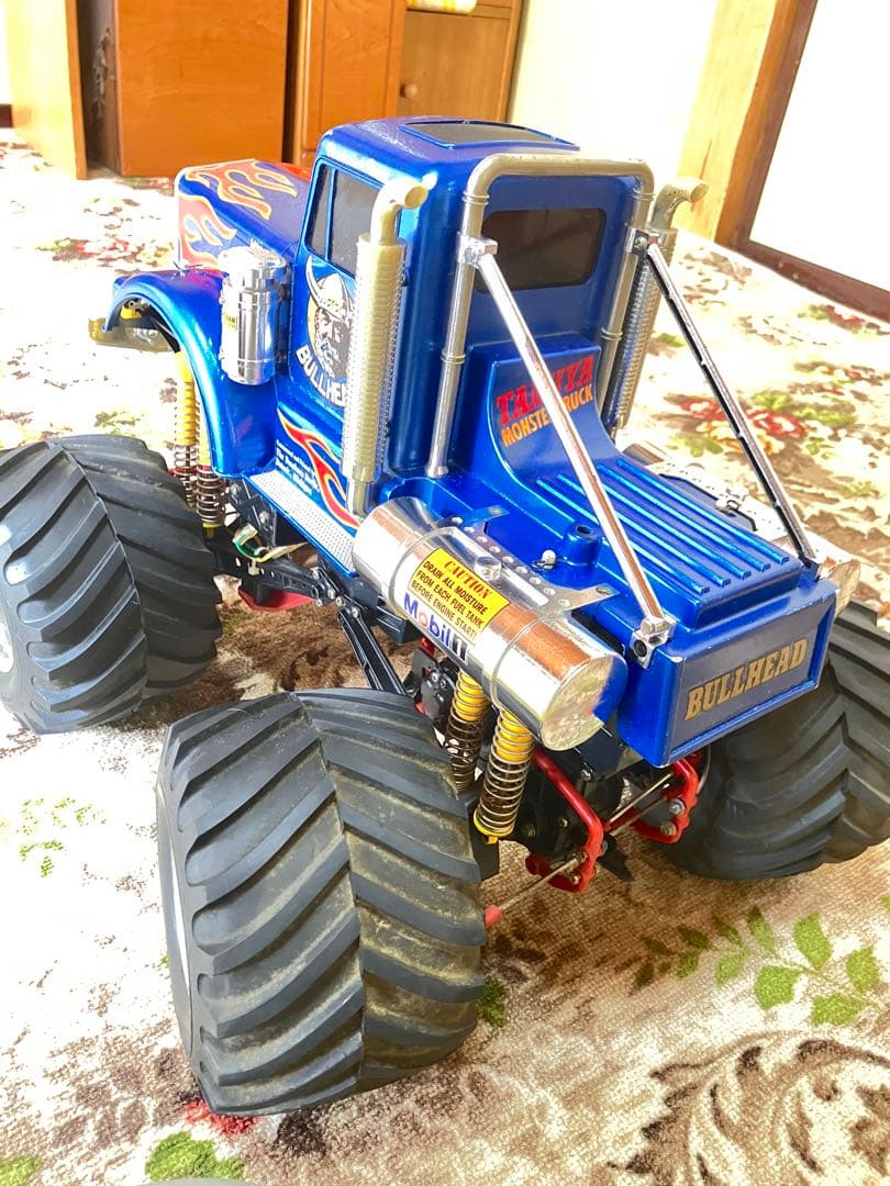 BULLHEAD ラジコン トラック 青、車体のみ。