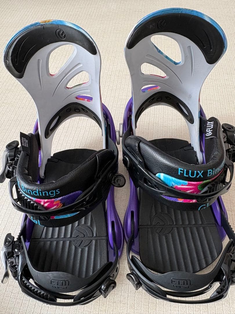 レディースFLUX スノーボードビンディング 花柄　スピード発送
