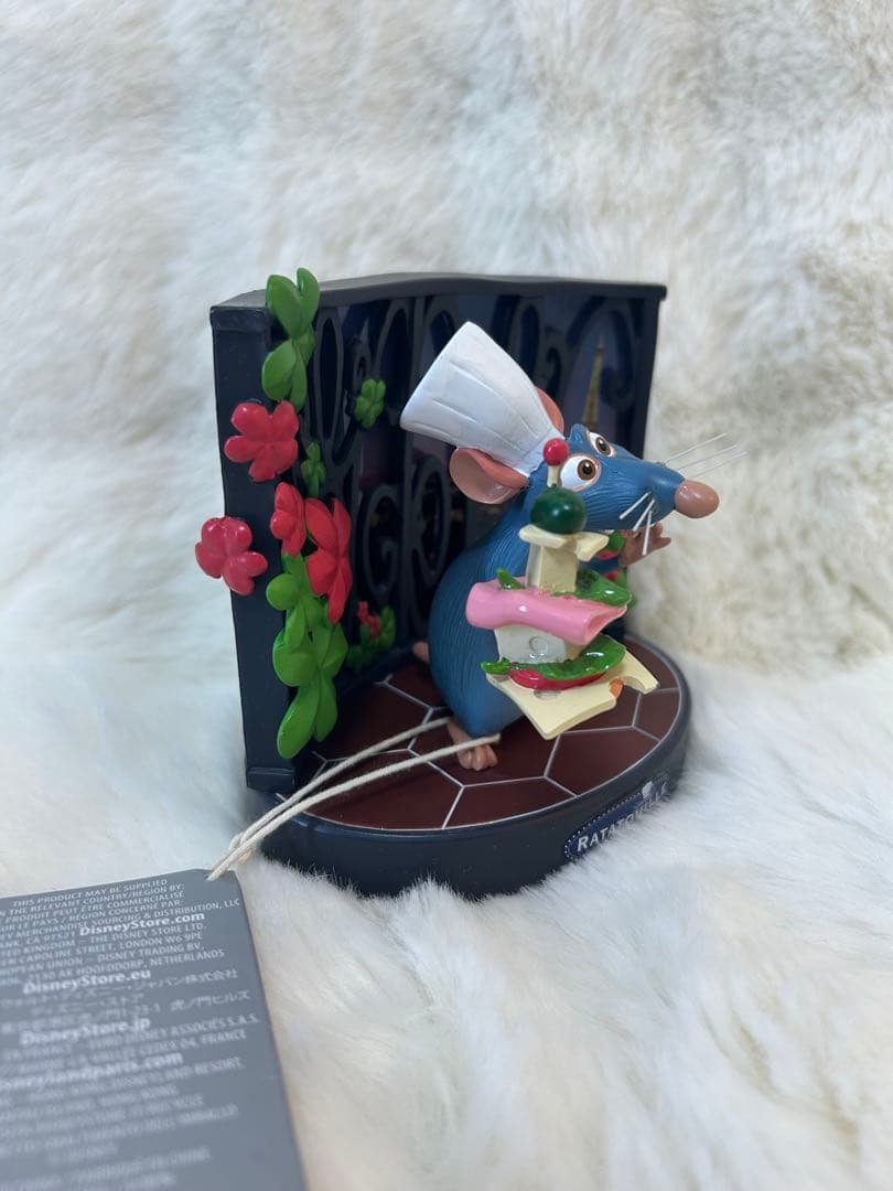 ディズニーランドパリ限定　レミーのおいしいレストラン　フィギュア エッフェル塔②