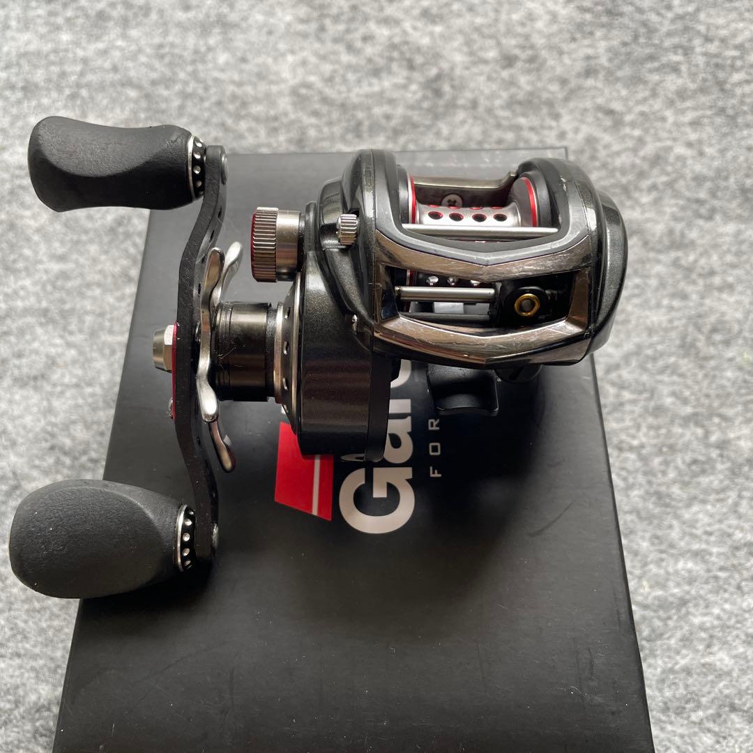 アブガルシアベイトリール/レボエリート7/ギア比7.1:1 《美品中古》