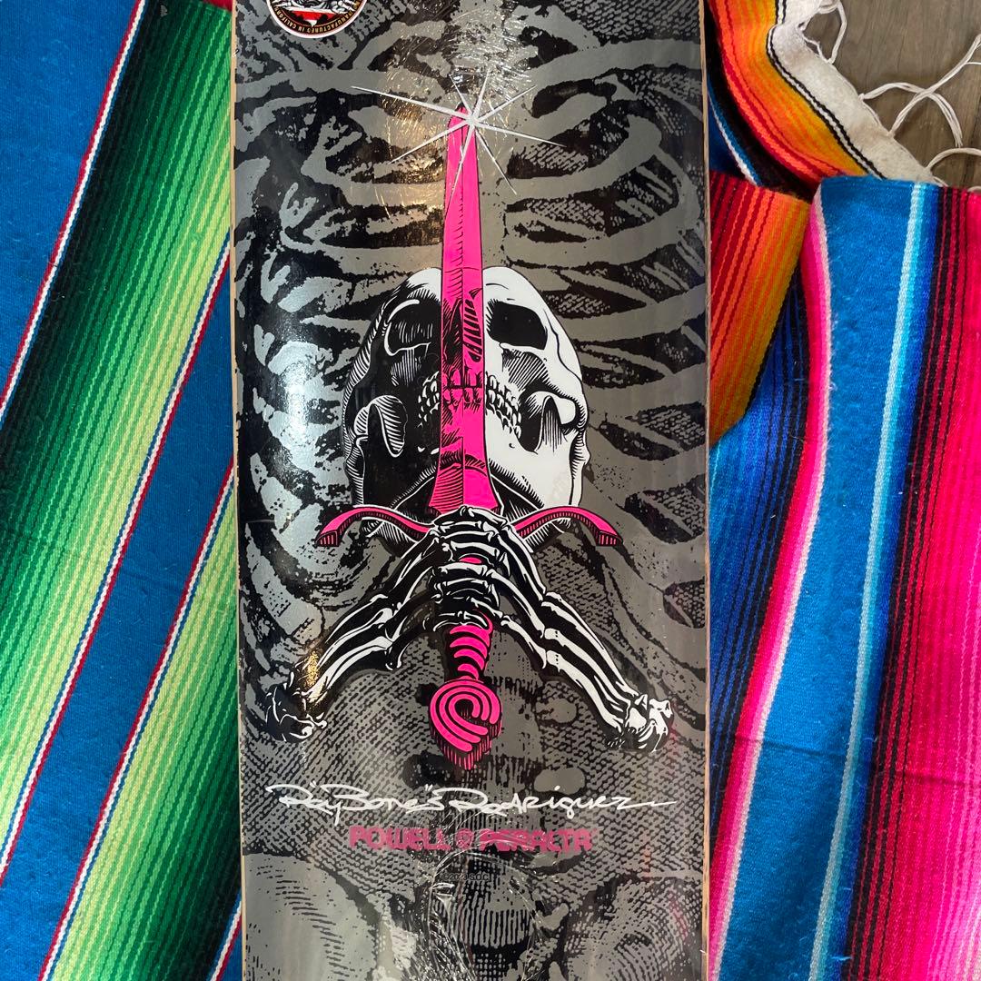 Powell レイ・ロドリゲス スカル＆ソード スケボーデッキ　9.265㌅