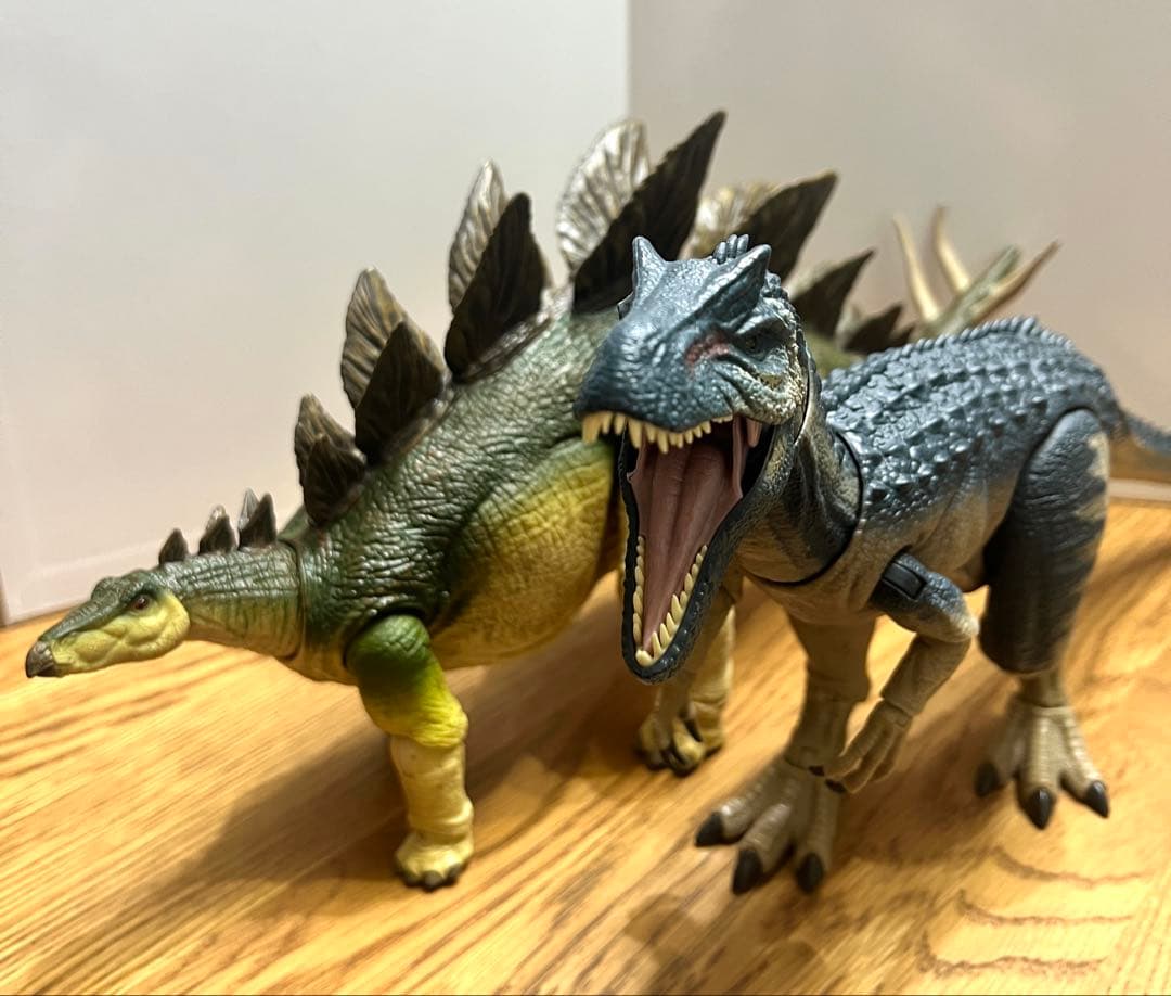 マテル　ジュラシックワールド　ハモンド ステゴサウルス アロサウルス　2体セット