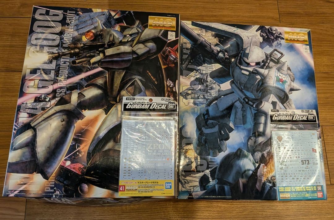 MG量産型ゲルググ&シン・マツナガ専用ザクVer.2.0&純正デカール2枚セット