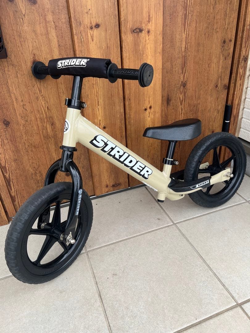 STRIDER バランスバイク 12インチ ベージュ　スポーツモデル　限定