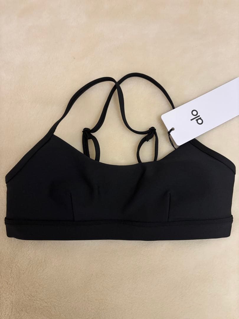 Alo Yoga Airlift Intrigue Bra ブラック