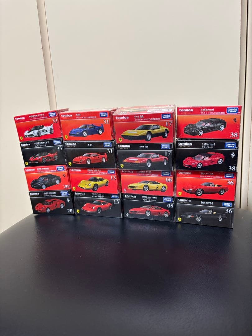 【新品未使用】トミカ　歴代フェラーリ　34台+フェラーリセット8台