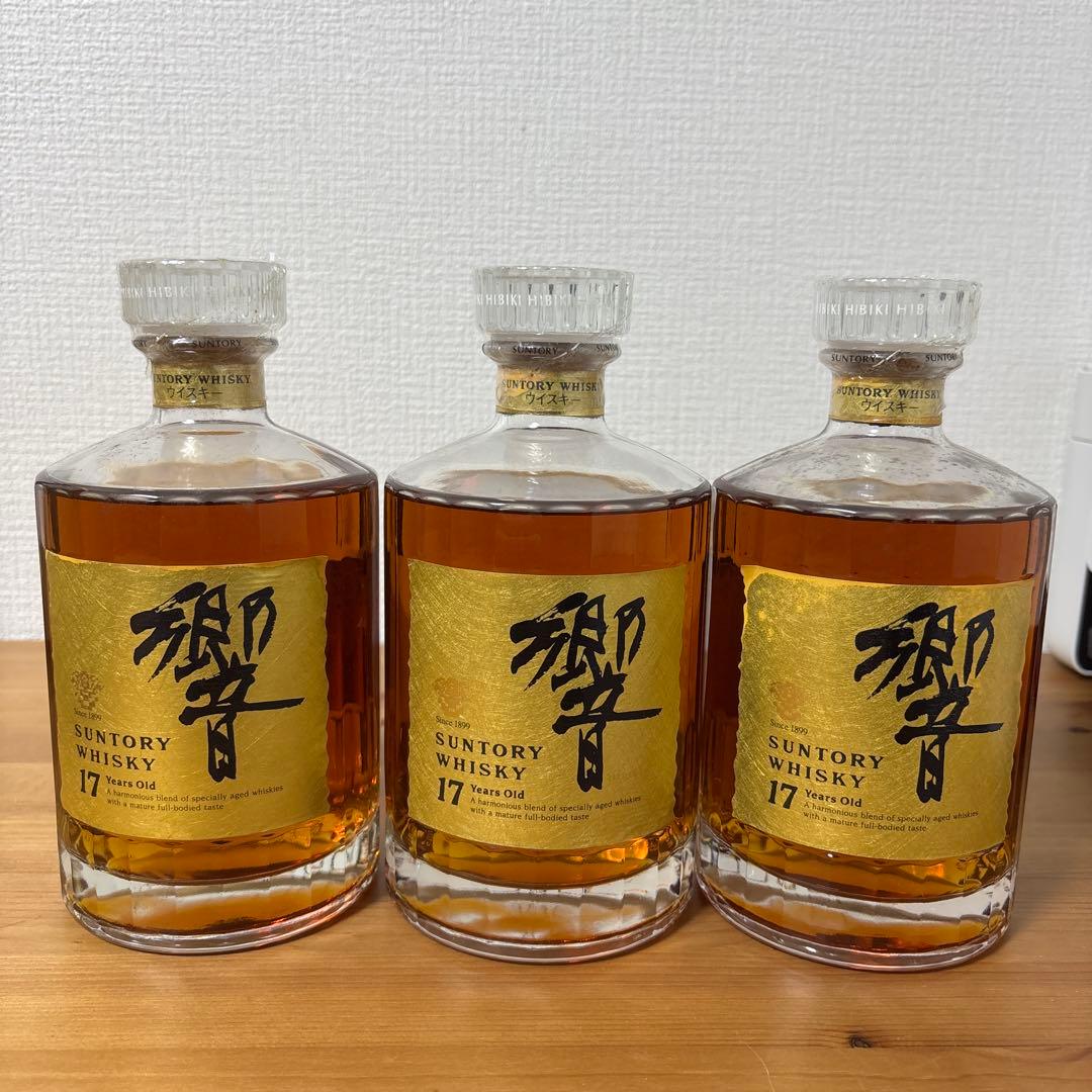 サントリーウイスキー　響17年　ゴールド　未開栓　劣化あり　３点セット