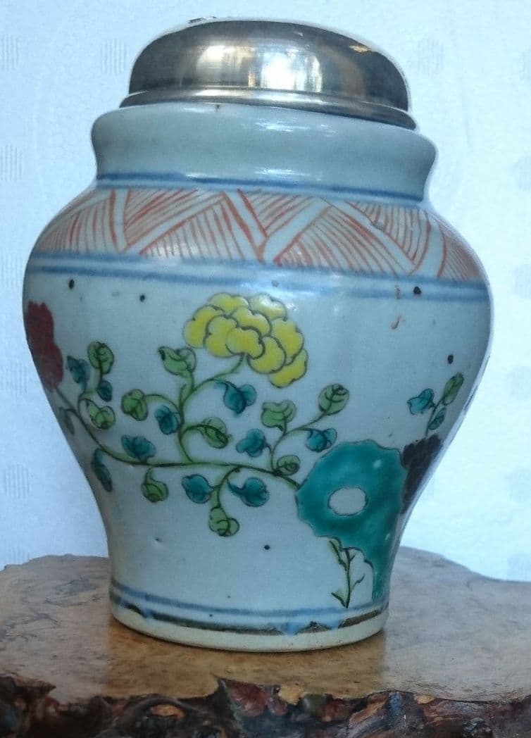 (明～清朝初期) 色絵小壺 純銀火舎