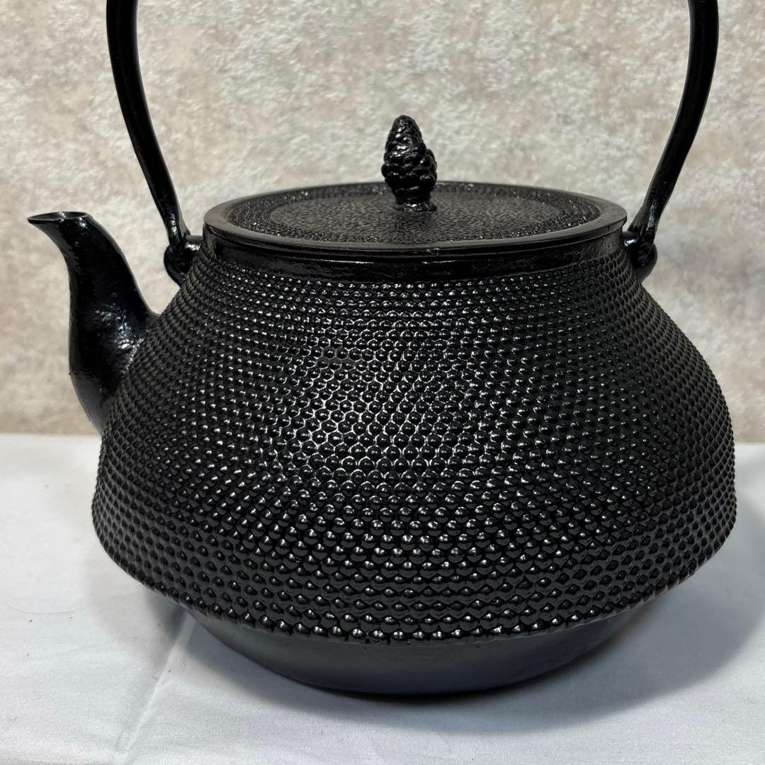 鉄瓶　旬利久作　アラレ模様　霰紋　大容量　2.2L 大型　南部鉄器　茶道具