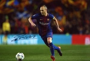 元スペイン代表　アンドレス・イニエスタ　 FCバルセロナ 　直筆サイン入りフォト