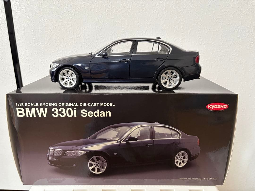 Kyosho  330i Sedan 1:18 ダイキャスト
