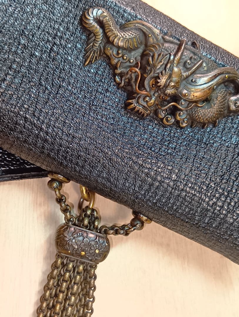 龍前金具／煙草入れ／極上美品饅頭根付／在銘菊川