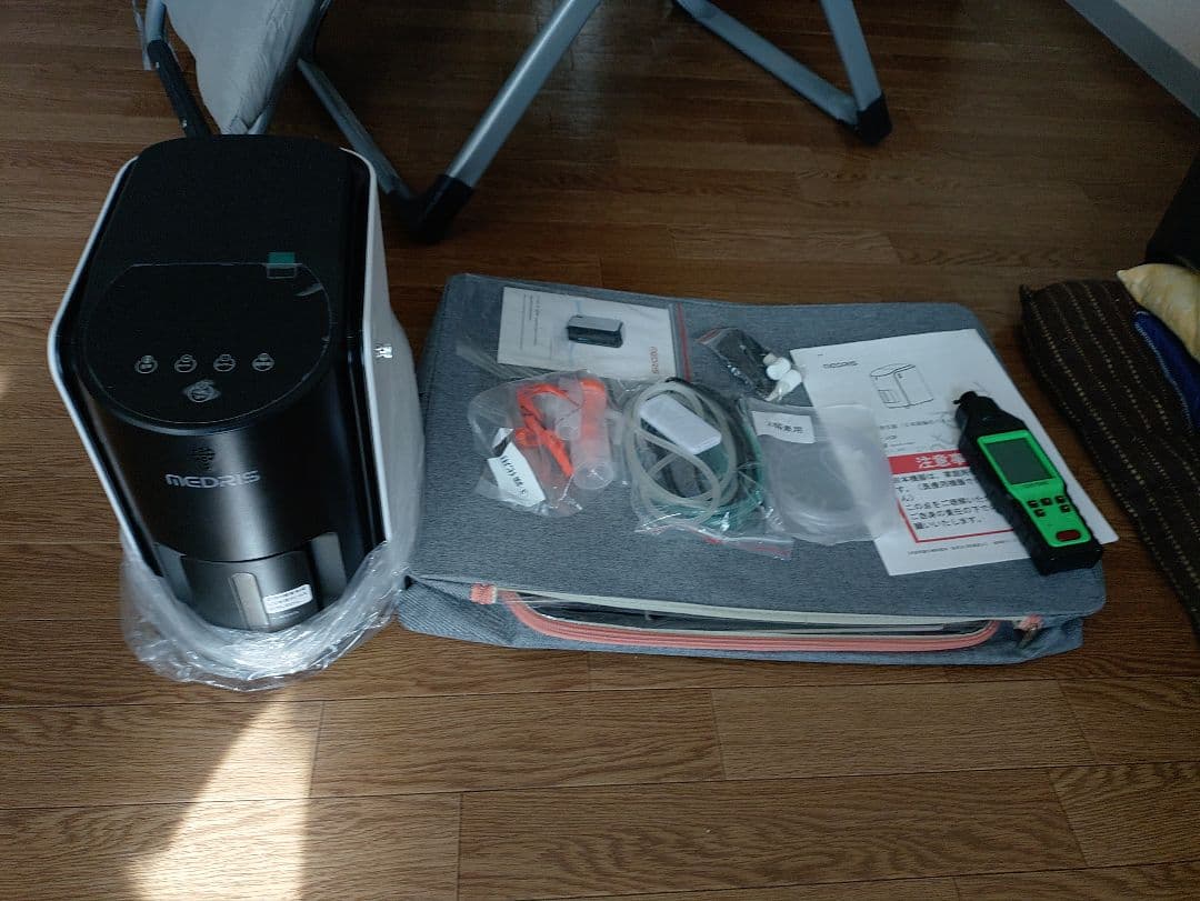 ペット用酸素発生器と酸素室（サイズ60:42:40cm）酸素濃度計付、3点セット