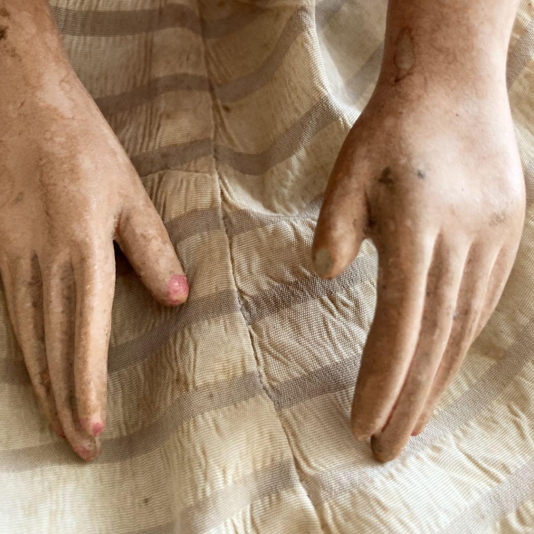 アンティーク雑貨 Shabby and lovely sofa doll.