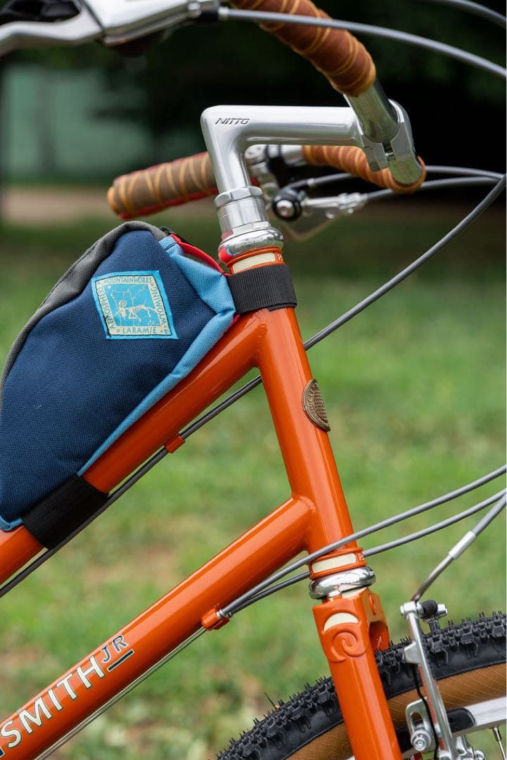アクセサリー BLUE LUG AMW top tube whale bag