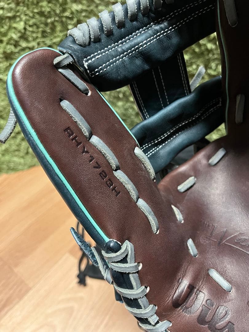 ウィルソン ワナビーヒーローデュアル 軟式内野手用1723型 ブラウン×ネイビー