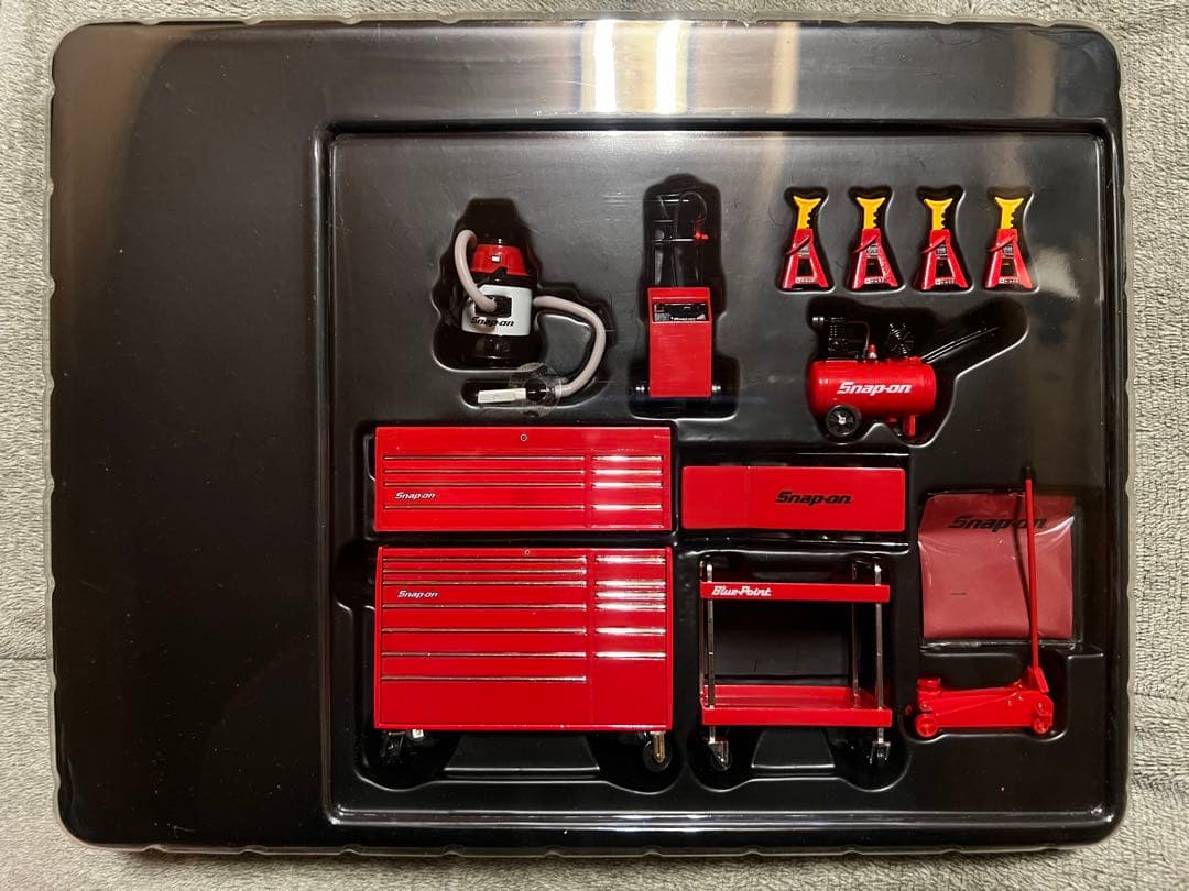 絶版1/18メルセデスベンツSLK55 brabus/AMG (ホットワークス)