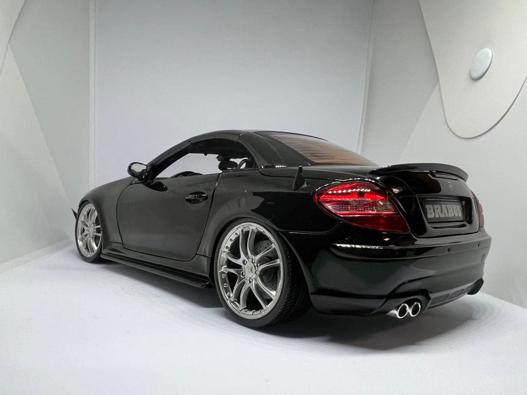 絶版1/18メルセデスベンツSLK55 brabus/AMG (ホットワークス)
