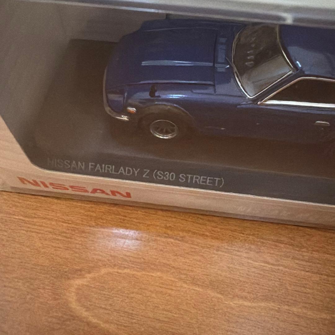 Nissan Fairlady Z ミニカー KWAMOL2001