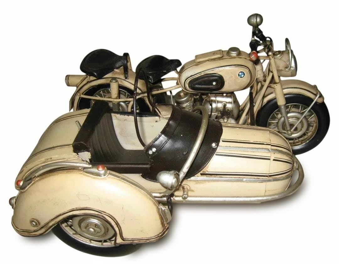 1/6  バイク　サイドカー　クールガールやバービーを乗せれる