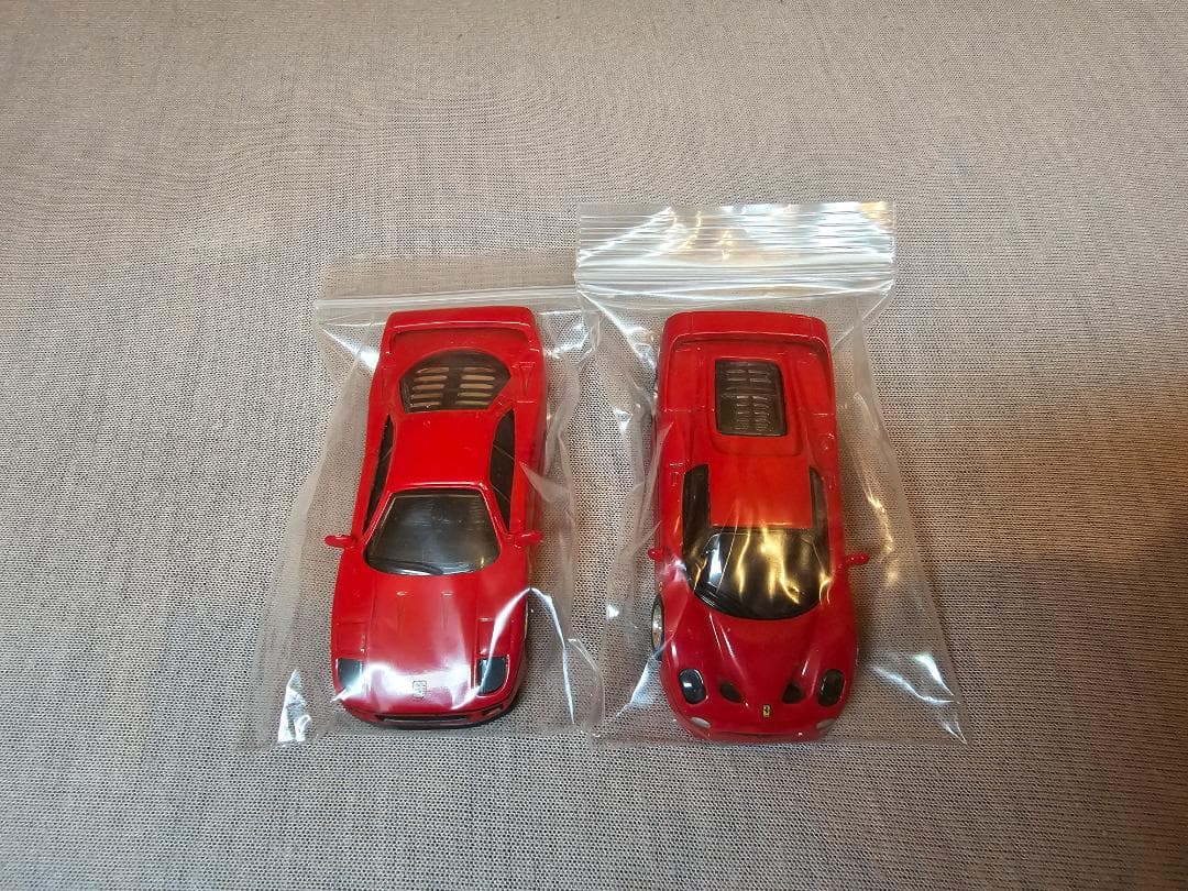 合計235 台のミニカー