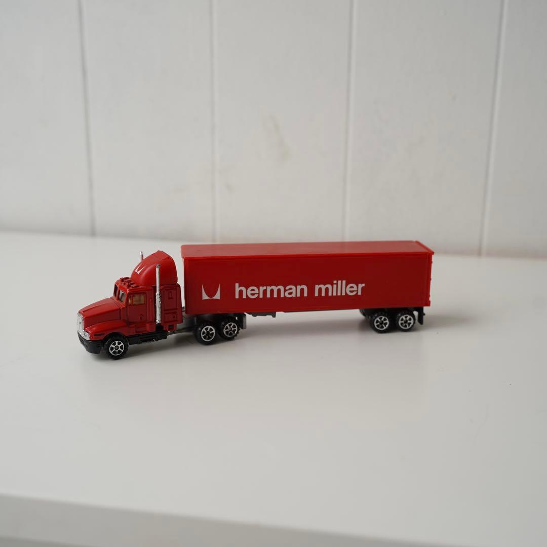 1987 ROAD CHAM社製 herman miller Truck