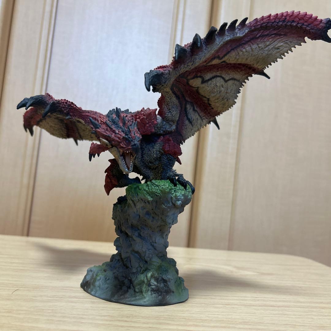 クリエイターズモデル　モンスターハンター リオレウス フィギュア