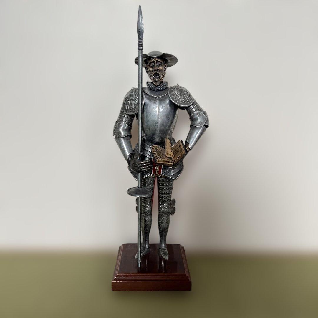 金属製騎士像 本付き 木製台座
