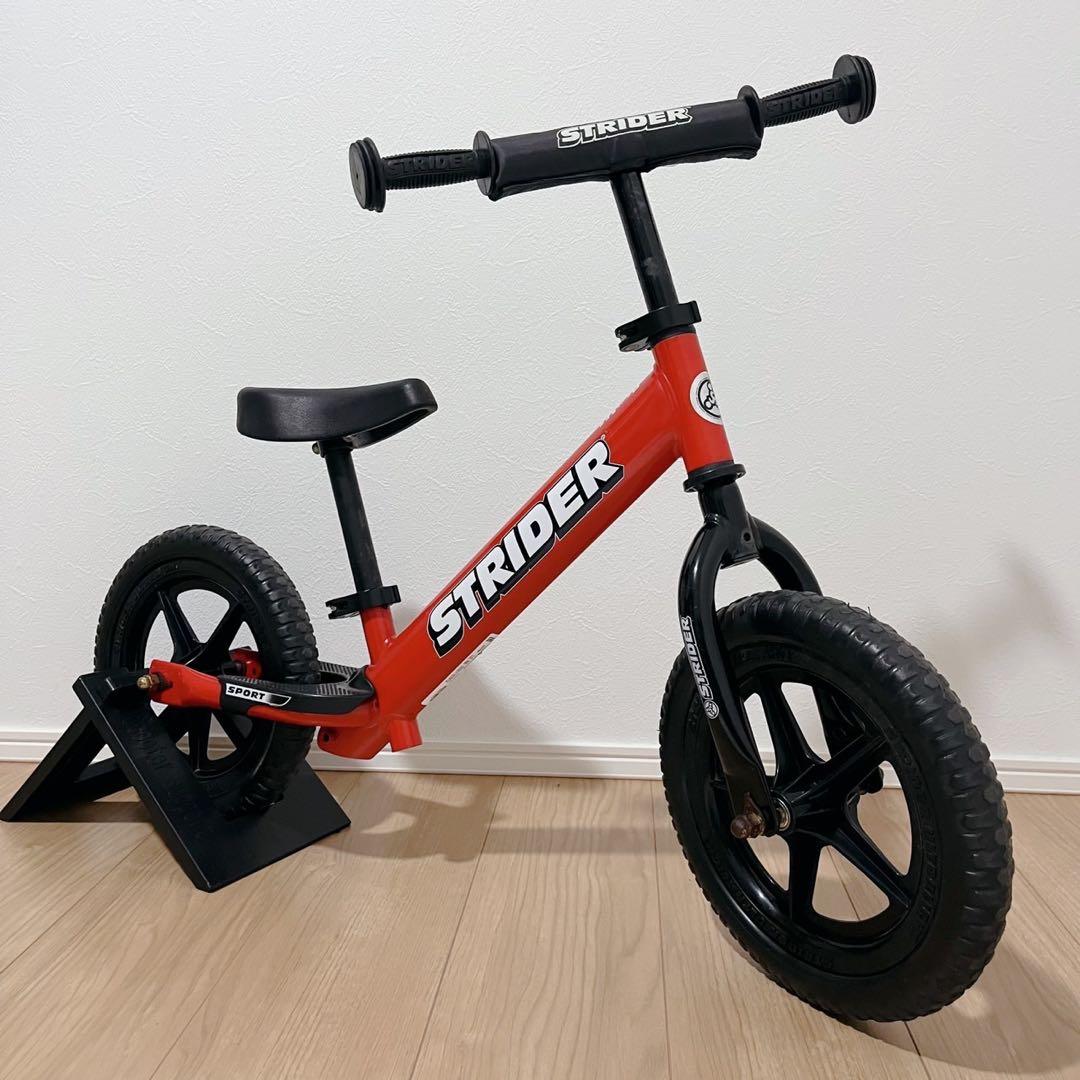STRIDER SPORTS 12inch ストライダー レッド スタンド付き