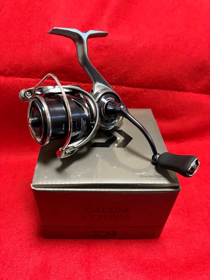 Daiwa 25カルディア　LT2500S スピニングリール