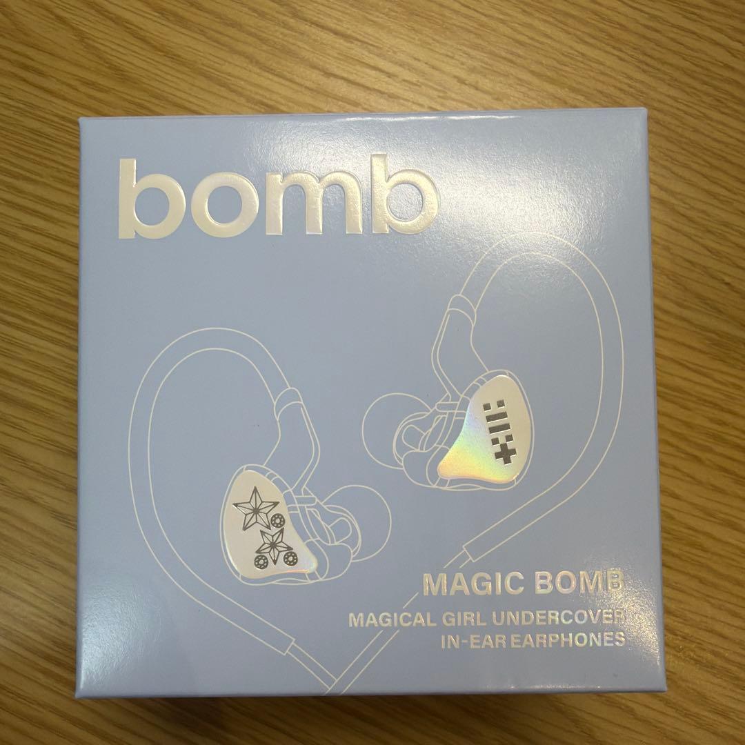 ILLIT アイリット BOMBイヤモニ風イヤホン