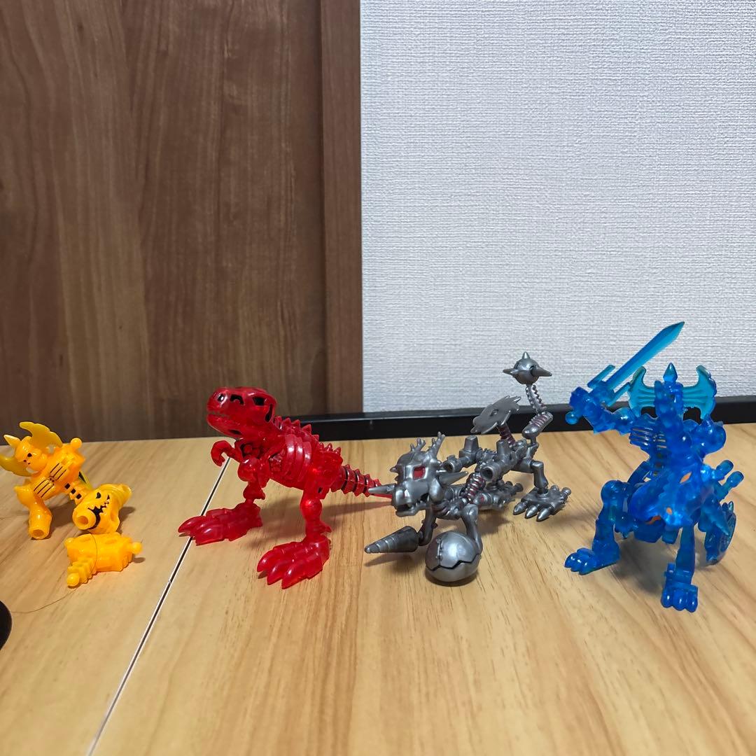 ほねほねザウルス