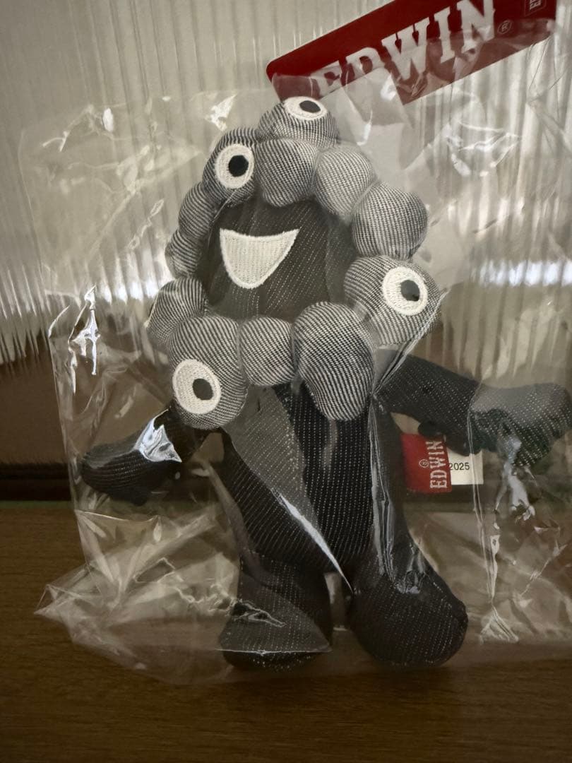 ミャクミャク × EDWIN