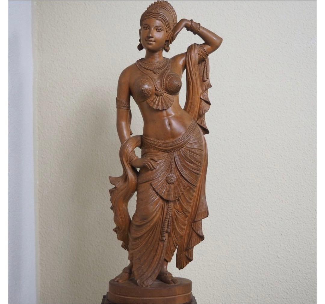 送料無料　時代物　老山白檀　インド白檀細密彫刻女神像　高さ54ｃｍ　本物保証