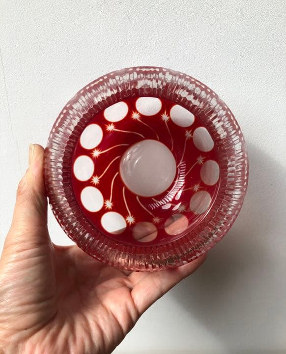 品番g-0765 赤被せガラス　切子　丸型花器　アンティーク　大正ロマン