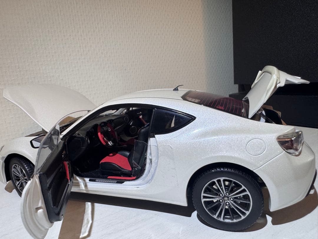 トヨタ86 ミニカー 白　 1/18