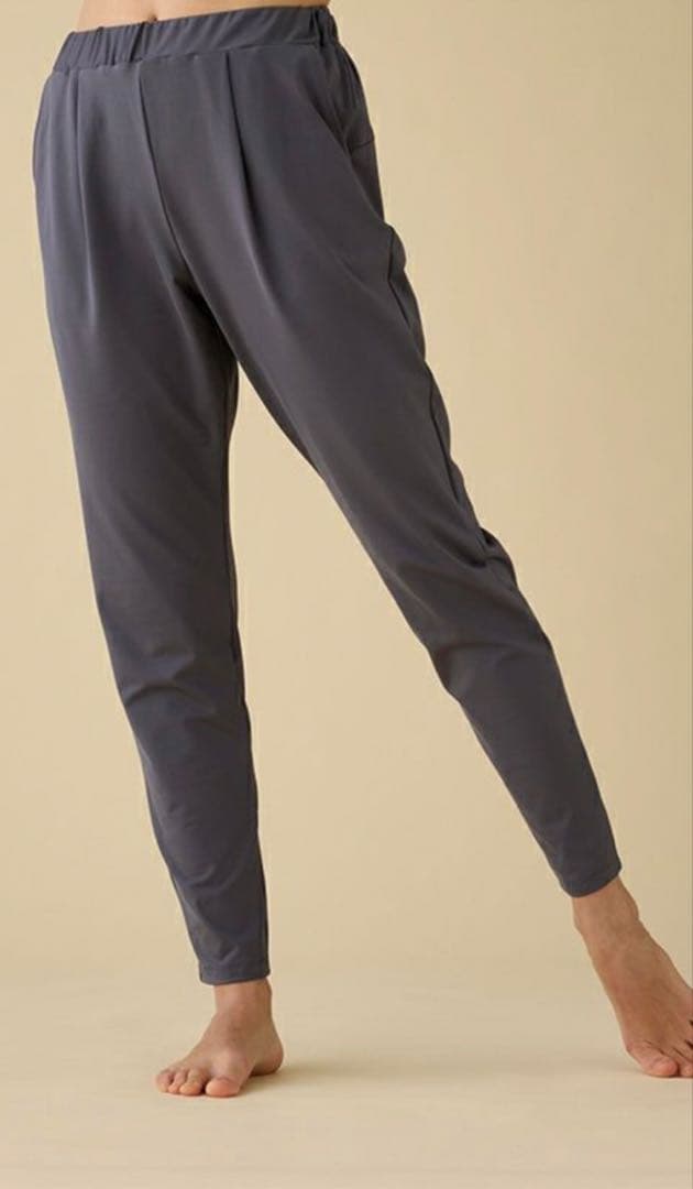 未使用【suria 】スリア　ヨガパンツ　リラックスシルエットパンツS